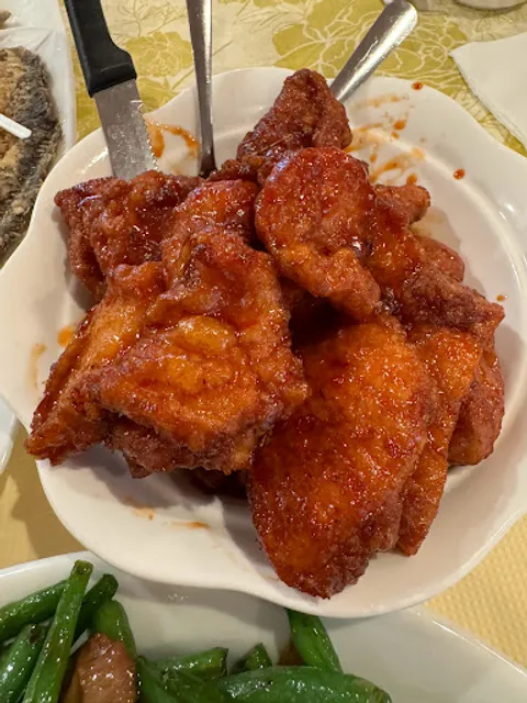 Golden Cantonese Seafood and Dim Sum Restaurant