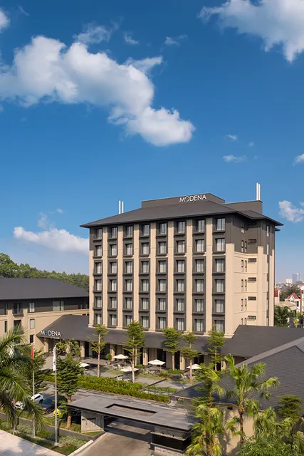 Modena By Fraser Vinh Yen