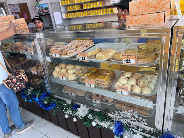 Mayong's Bakeshop and Snackhouse / Carmen's