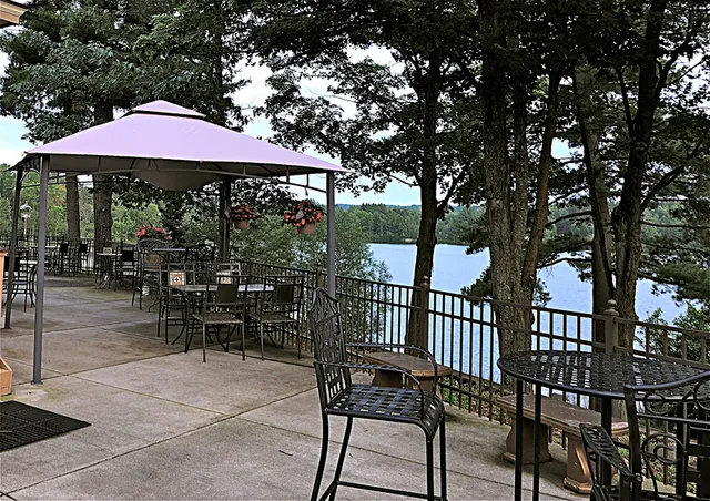 Maxsells Suites & Celebrations