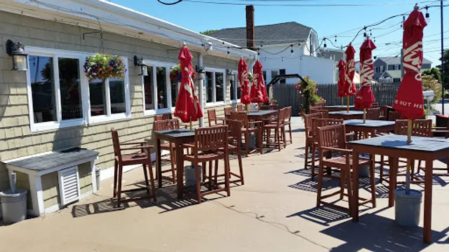 Localz Kitchen and Cocktails