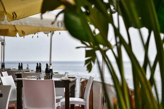 Otters Bistro&Lounge