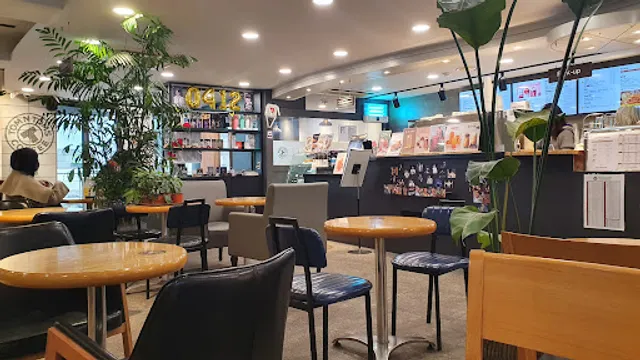 Tom N Toms Coffee Daehak-ro 2