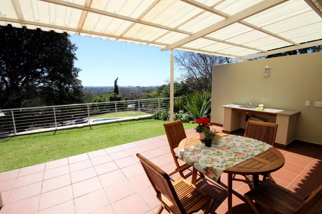 Stay2Live Self-Catering Apartments (Groenkloof)