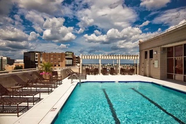 Parc Rosslyn Apartments