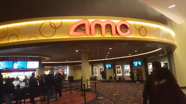 AMC Newport Centre 11