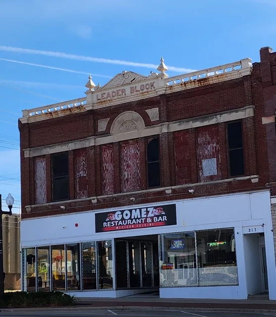 Gomez Restaurant & Bar