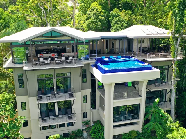 Vista Hermosa Estate - Luxury Villa