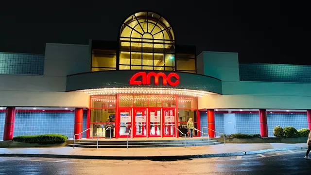 Roosevelt Raceway Center