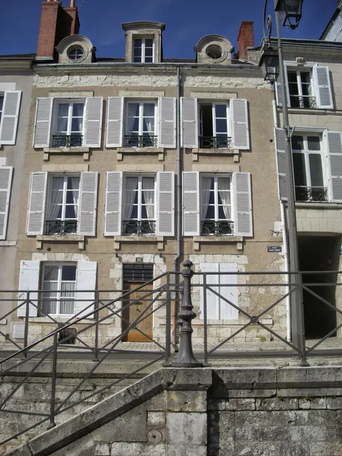 Au 16 Place Saint Louis