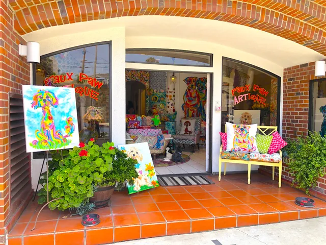 Faux Paw Artique Gallery