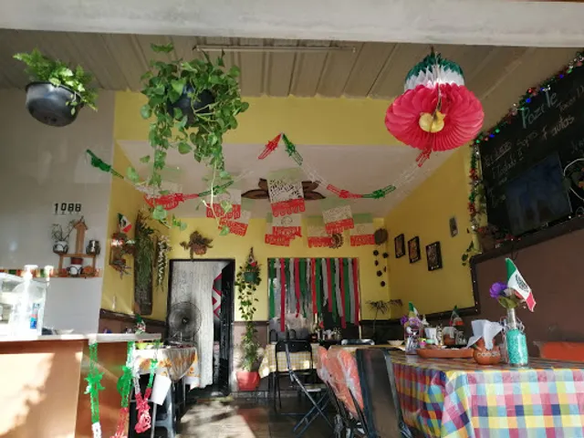 Cenaduría La Familia