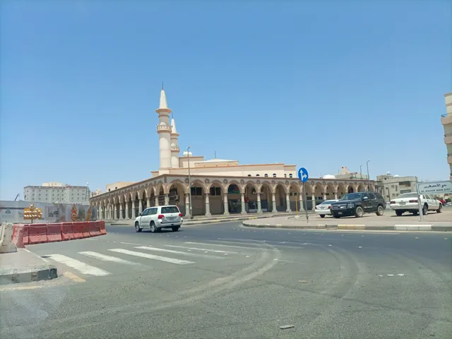 Masjid AlMinaaratain (Banee Deenaar)