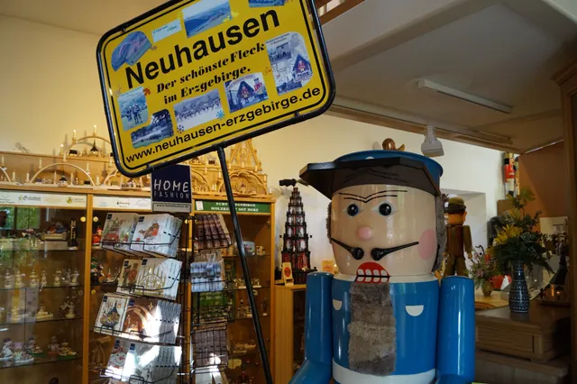 Erstes Nussknackermuseum Neuhausen - Muzeum Louskačků