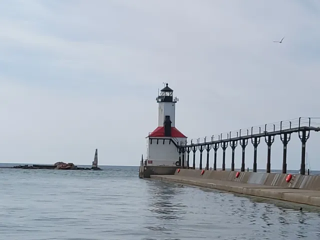 Michigan City East Pierhead Lighthouse