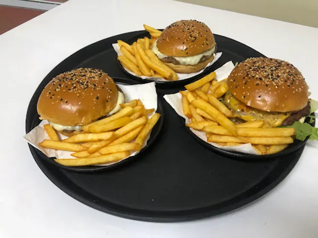 Tazmania Lanches Leme