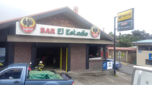 El Estadio Sports Bar