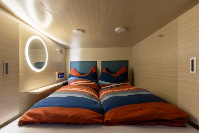 MUE Cubes - Capsule Hotel