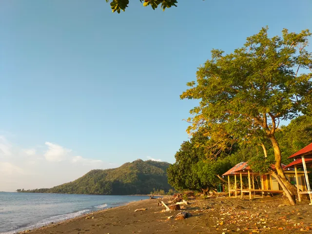Pantai Malauwa