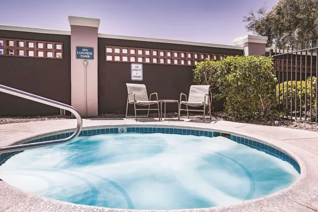 La Quinta Inn & Suites by Wyndham Las Vegas Summerlin Tech