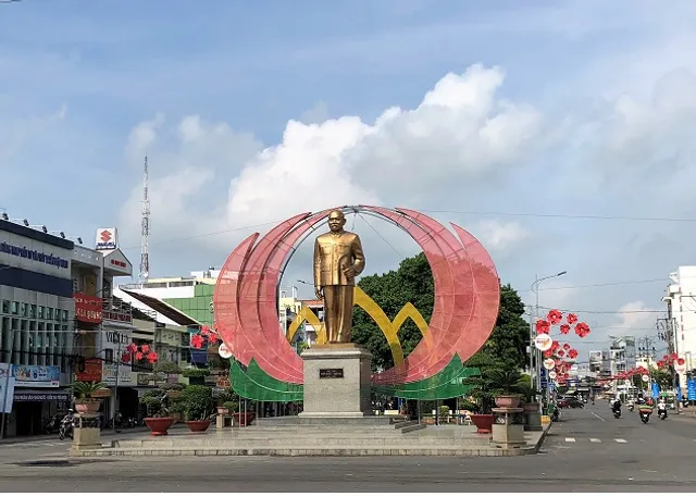 Monument of Ton Duc Thang