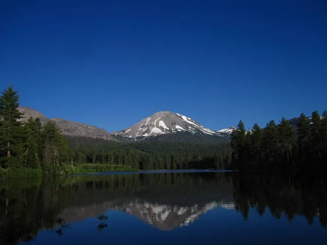 Manzanita Lake