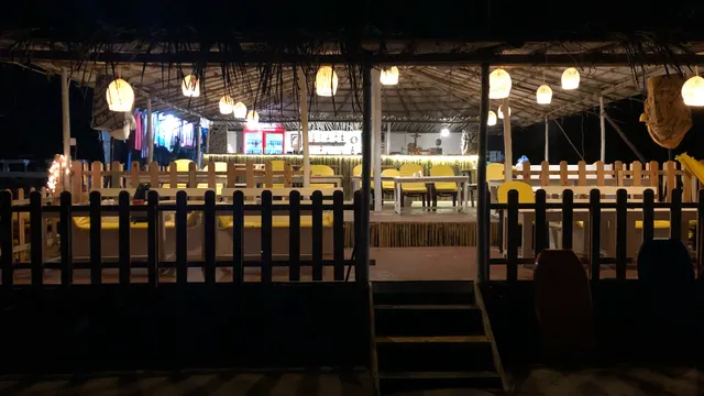 Fishtail Bar & Restaurant - Best Bar In Vagator Beach Goa
