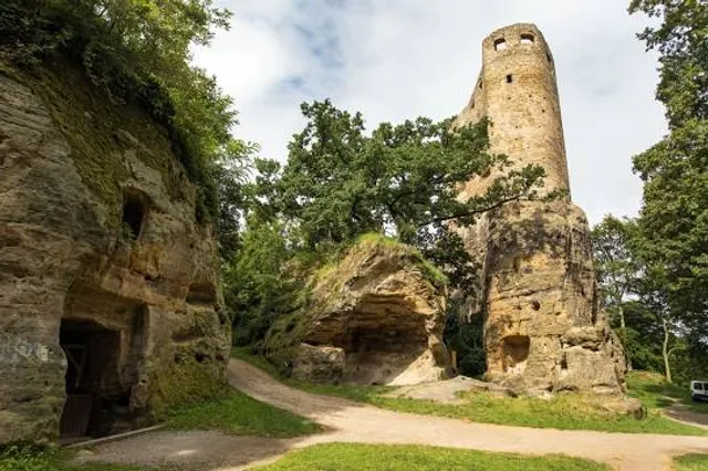 Valečovské skalní byty