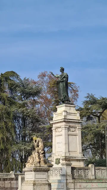 Monument to Virgilio