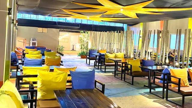 Cafe Cyclon Family Restaurant And Bar