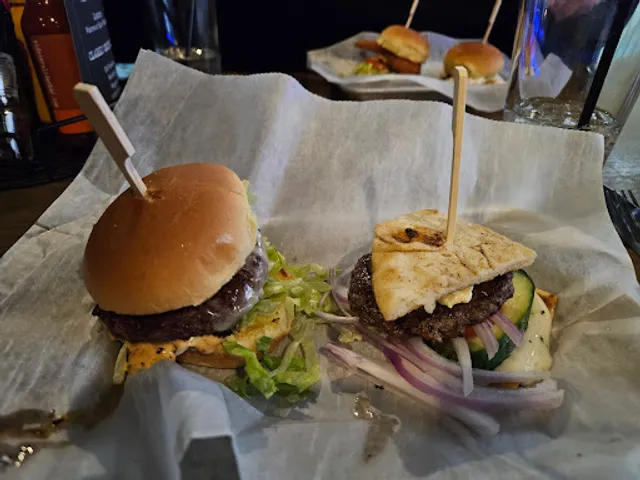 Sidecar Slider Bar - Grosse Pointe