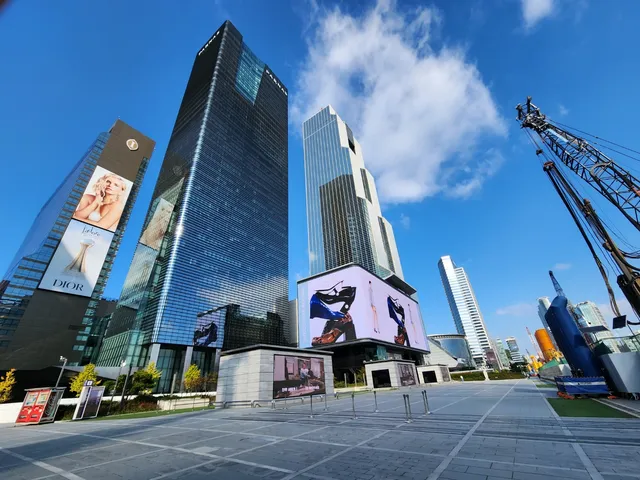 COEX Screen Square