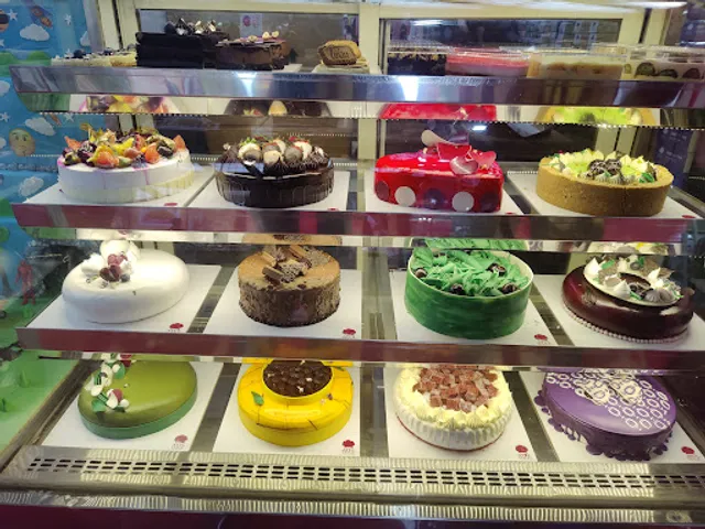 Atul Bakery | Raj World Shopping Center | Palanpur Gam | Surat