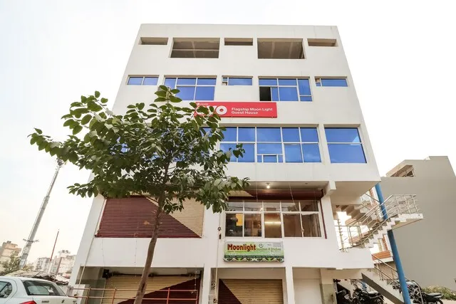 Collection O Hotel Moon Light