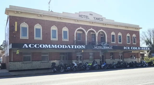 Yanco Hotel