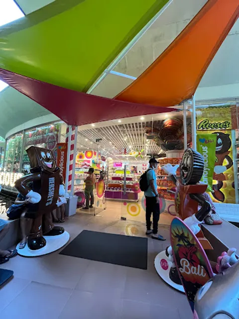Candylicious Beachwalk Shopping Center