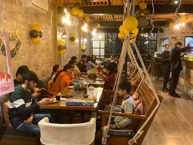 The Swings Cafe - A Family Restaurant & Bar