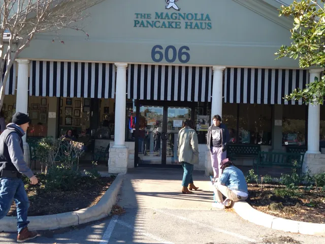 Embassy Oaks Shopping Center