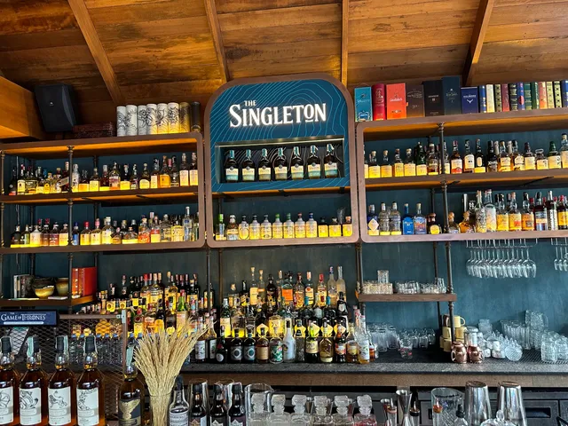 Sri Trat Restaurant and Bar