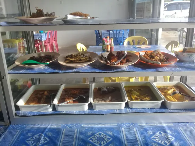 Restoran Nasi Kerabu Tnh Putih,jalan Gua Musang -kuala Lipis 18300 Gua Musang