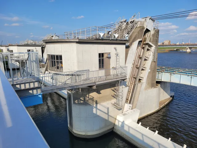 Gyōtoku River Gates
