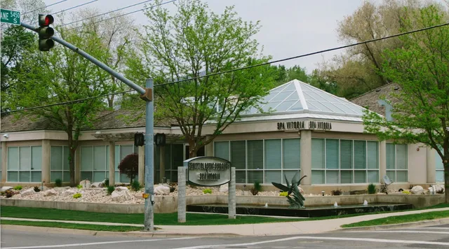 Saltz Plastic Surgery & Saltz Spa Vitoria