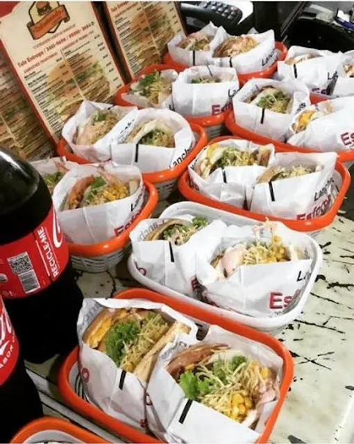 Esfomeado Lanches