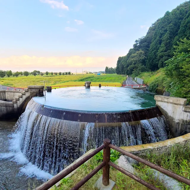 Higashiyama cylindrical water diversion tank