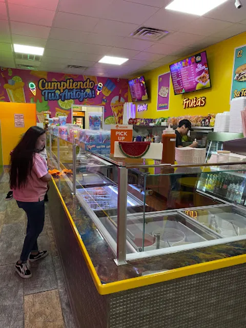 la Piñata Fruteria y Antojitos