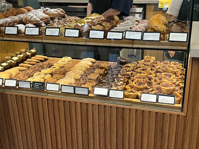 Circles & Squares Bakery Café