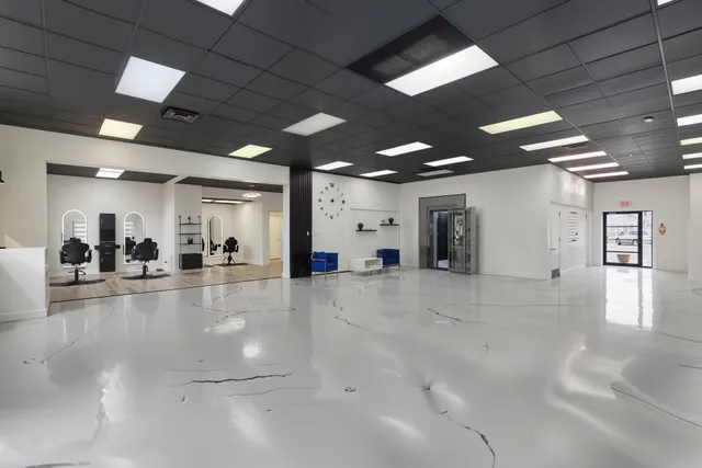 The Beauty Bank- Middletown Ohio Luxury Salon Suite & Booth Rental