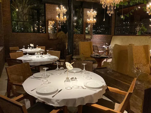 VINTAGE Italian Restaurant