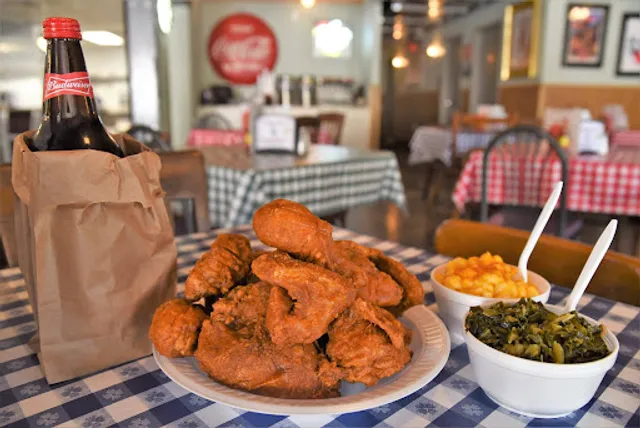 Gus's World Famous fried Chicken - Lovell Rd