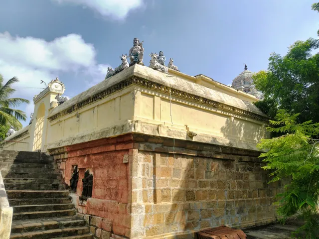 Pazhayarai Vadathali Temple